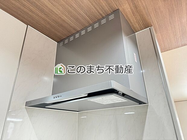 【キッチン】お料理の匂いもスッキリ♪シンプルデザインで掃除も簡単?