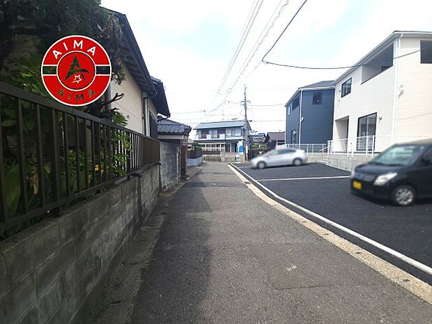【外観】前面道路含む現地の写真です。
