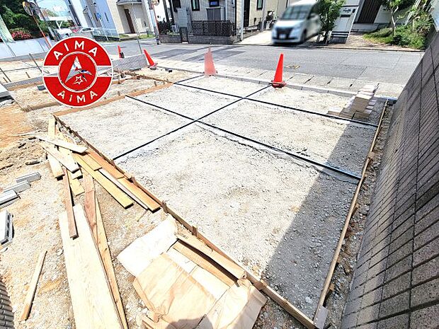 【外観】広々した駐車場になります。