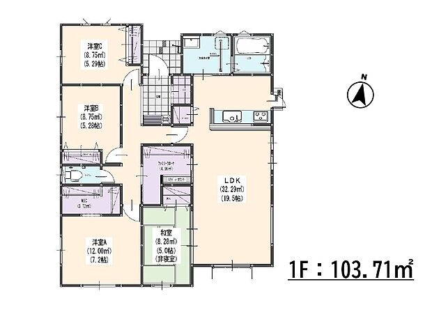 【4LDK】新築戸建ての物件は、室内のレイアウトも自分好みに変更可能です。浄水器のおかげで、安全で美味しいお水を使うことができます。物件の向きは南向きです。寒い冬にありがたい給湯設備がついています。西鉄大牟田線白木原周辺にある不動産を探すなら、ハウススタイルのスタッフまでご希望の条件をお伝えください。