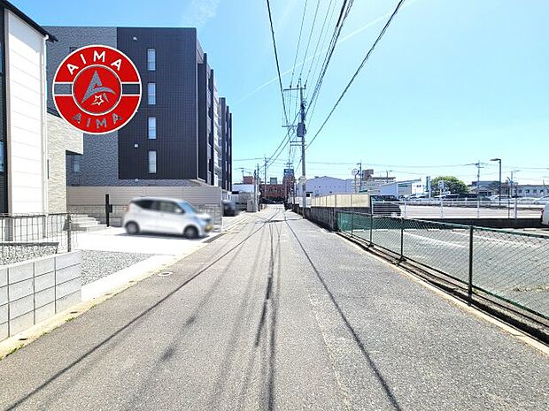 【外観】前面道路含む現地の写真です。