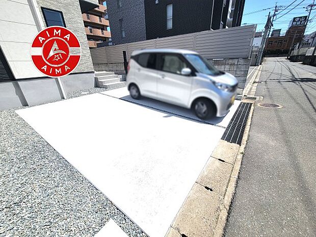 【外観】広々した駐車場になります。