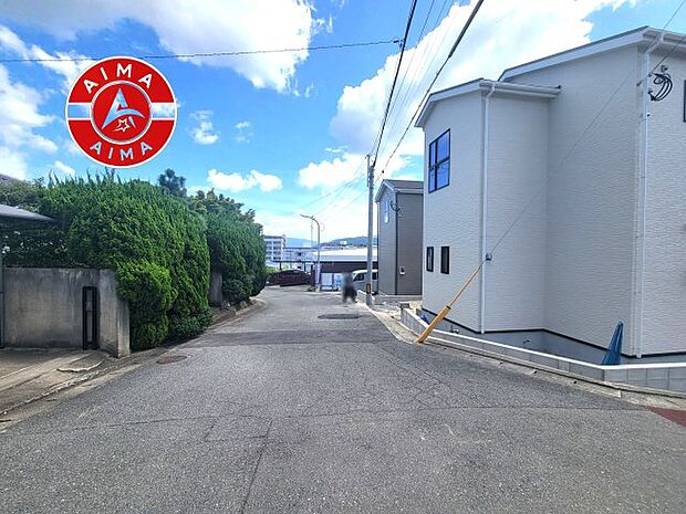 【外観】前面道路含む現地の写真です。