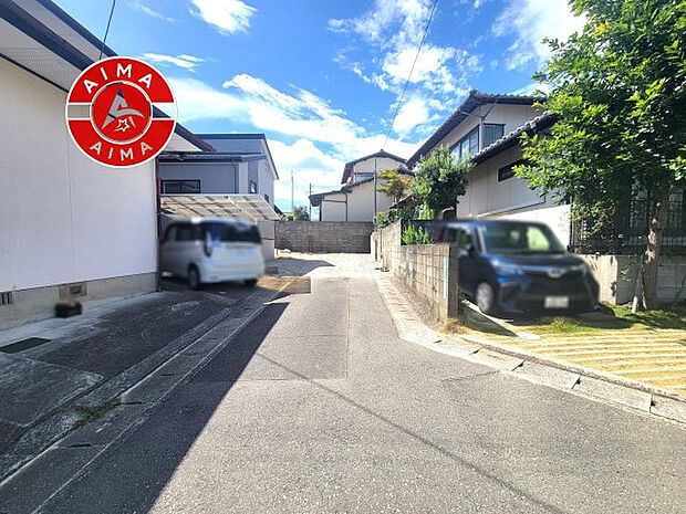 【外観】前面道路含む現地の写真です。