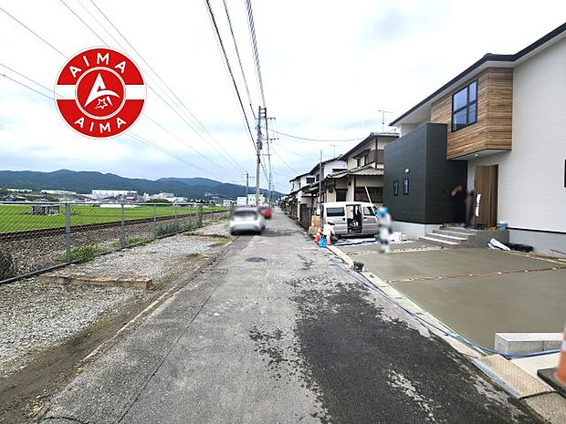 【外観】前面道路含む現地の写真です。