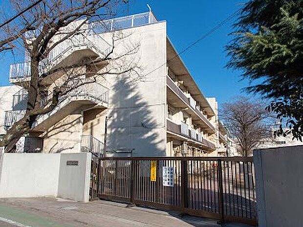 府中市立府中第四中学校(約850m)