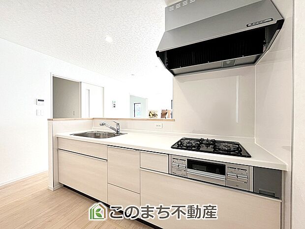 人気の対面式キッチン☆料理をしながらご家族とコミュニケーションが取れます♪