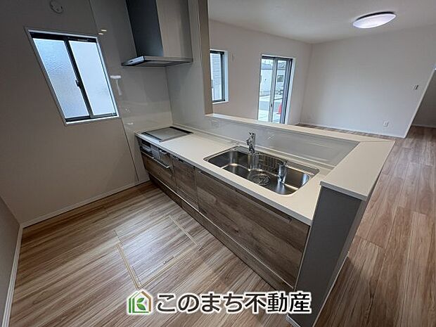 人気の対面式キッチン☆料理をしながらご家族とコミュニケーションが取れます♪