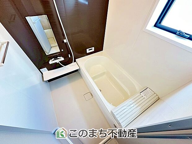 お風呂は足を伸ばしてゆったり入浴できる1坪タイプ☆
