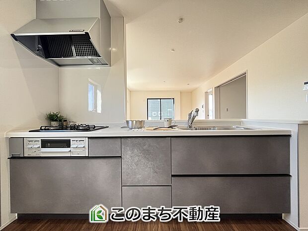 同社施工物件写真。※建具やフローリング、その他仕様が異なる場合がございます。