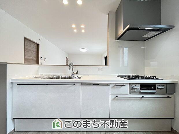 同社施工物件写真。※建具やフローリング、その他仕様が異なる場合がございます。