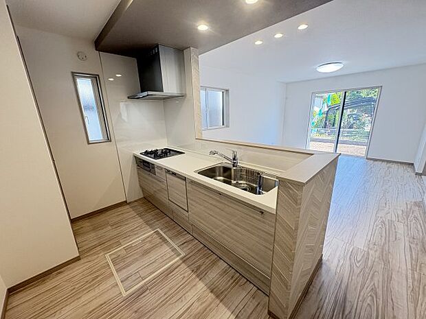 同社施工物件写真。※建具やフローリング、その他仕様が異なる場合がございます。