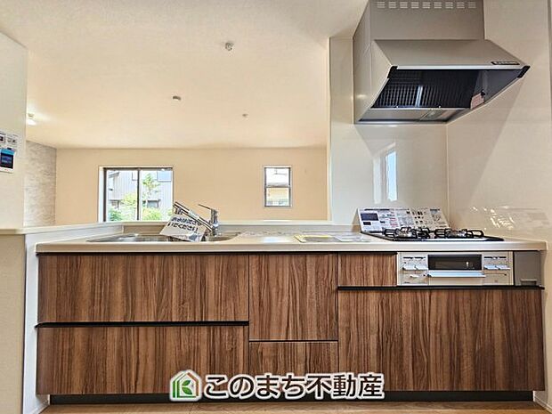 人気の対面式キッチン☆料理をしながらご家族とコミュニケーションが取れます♪