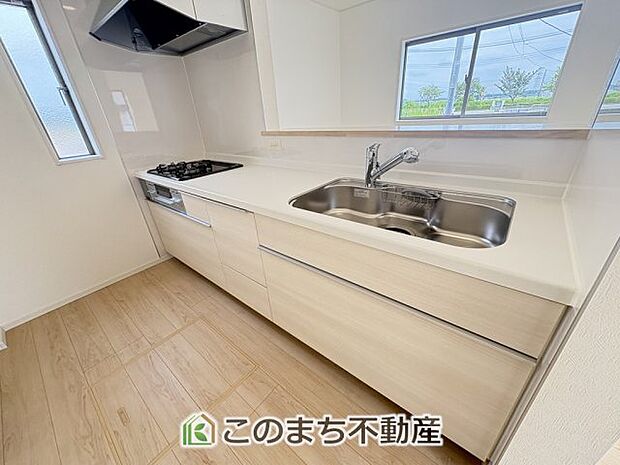 人気の対面式キッチン☆料理をしながらご家族とコミュニケーションが取れます♪