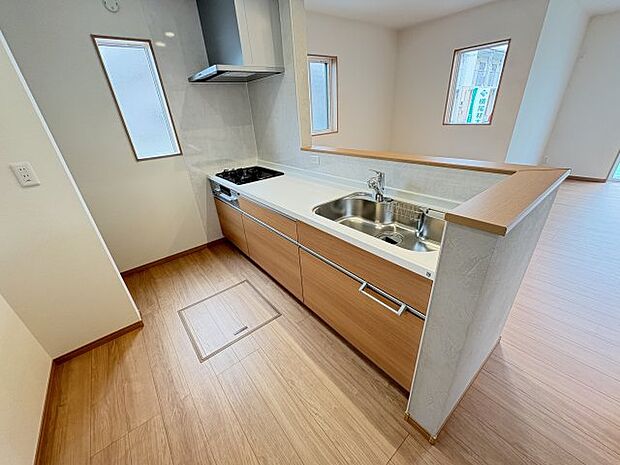 同社施工物件写真。※建具やフローリング、その他仕様が異なる場合がございます。