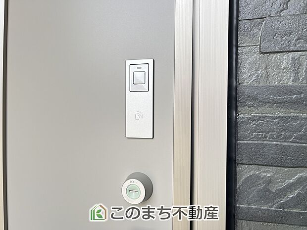 【玄関】同社施工写真 建具屋クロスその他仕様が異なる場合がございます。