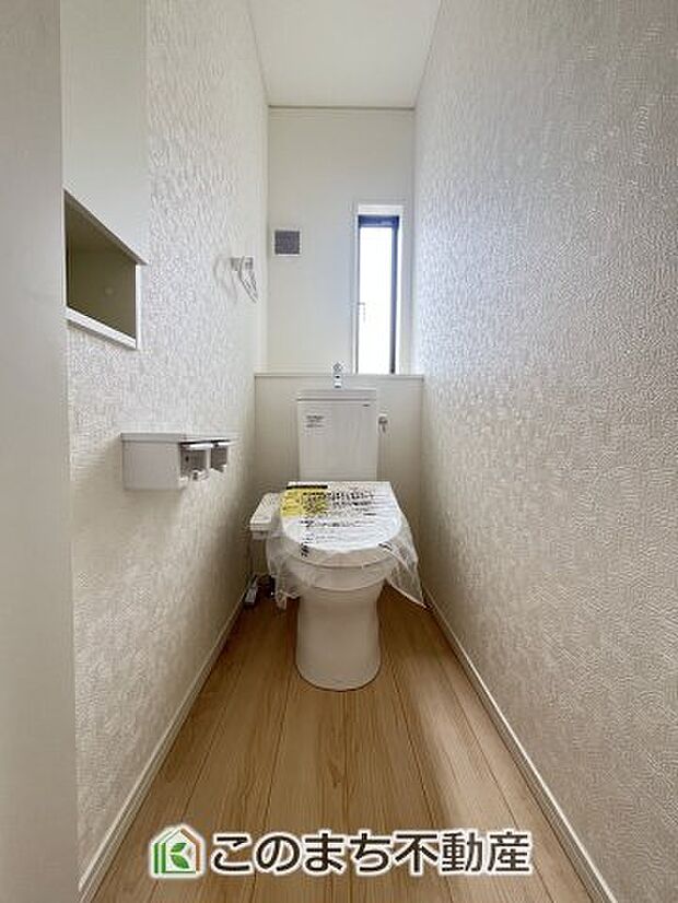 【トイレ】いつも綺麗に清潔に！シャワー付きトイレです♪ 