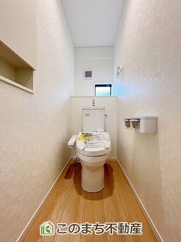 【トイレ】同社施工物件写真。※建具やフローリング、その他仕様が異なる場合がございます。