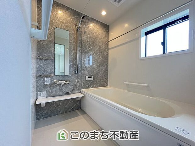 【風呂】お風呂は足を延ばしてゆったり入浴できる広々1坪タイプ☆