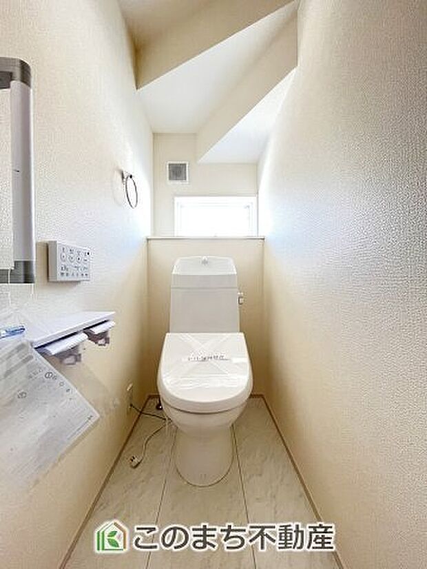 【トイレ】同社施工物件写真。※建具やフローリング、その他仕様が異なる場合がございます。