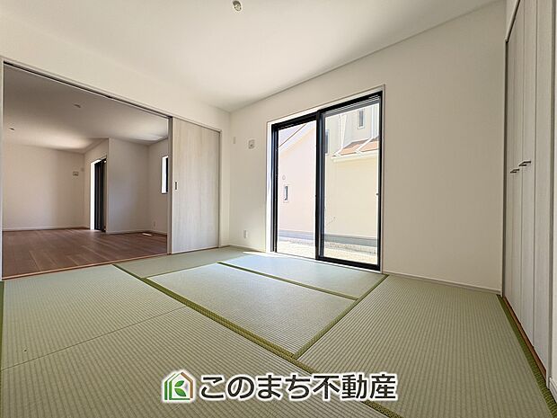 【和室】宿泊者の就寝スペースとしても活躍するリビング横の6帖和室♪