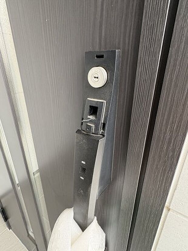 【玄関】同社施工物件写真。※建具やフローリング、その他仕様が異なる場合がございます。
