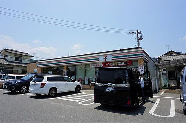 セブンイレブン福岡早良2丁目店(約1,400m・徒歩18分)