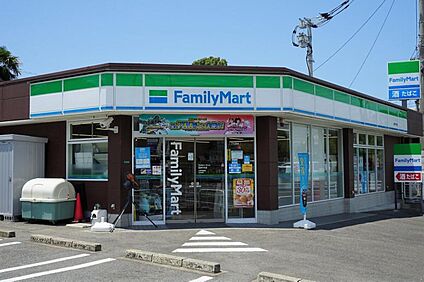 ファミリーマート前原中央店 216m