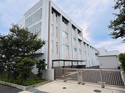 練馬区立大泉西中学校 750m(徒歩10分)