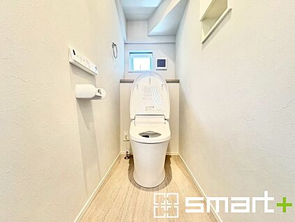 ～小窓付きの明るいトイレ～
