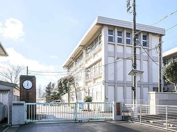 東小学校(約1,500m)