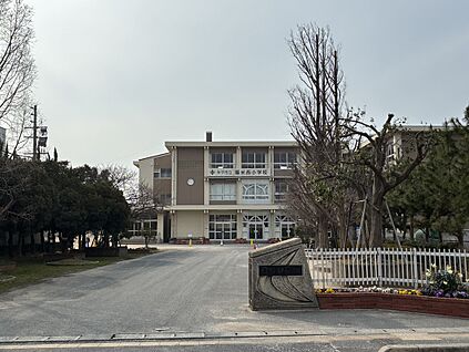 福米西小学校 600ｍ(徒歩8分)
