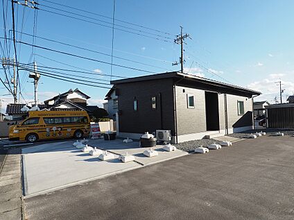 家具・エアコン・カーテン・外構工事付きの住宅