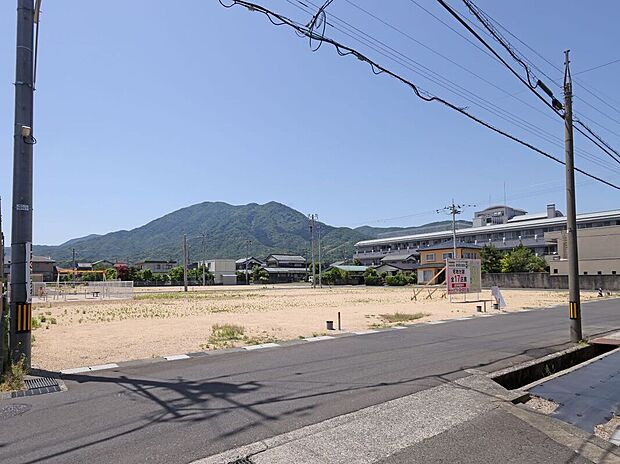 日当たりや立地はどうか?現地を見てみるとより分かります。見学などはぜひお気軽にご予約ください♪