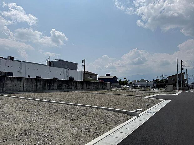 【区画8:217.00m2(65.64坪)】ガーデニングや土いじり。お家のお庭でも、たっぷりと自然を楽しめる土地です。