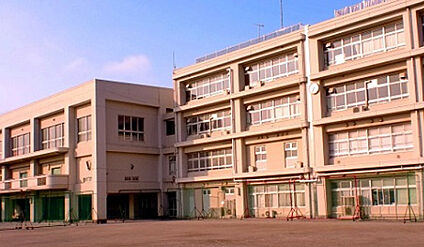 横浜市立岩崎中学校 徒歩1017m