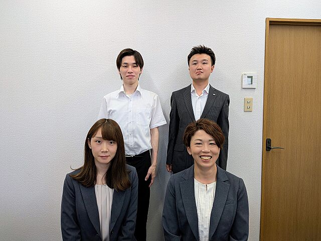 スタッフ