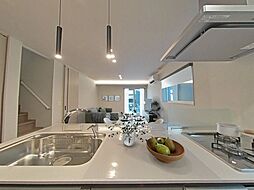 大阪府枚方市三栗2丁目8番