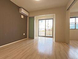 パルク フェルメ 1階1LDKのリビング/ダイニング