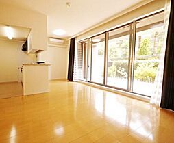 ヨコハマオールパークス 第二街区 F棟 10階4LDKのリビング/ダイニング