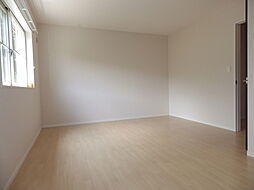 モデルナII 2階1LDKのリビング/ダイニング