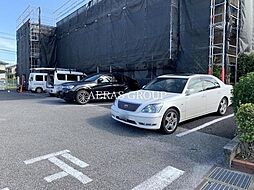 8 / 11