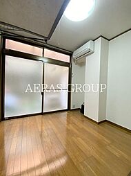 メゾン レステ 1階ワンルームのリビング/ダイニング