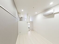 Cieloverde II 1階ワンルームのリビング/ダイニング