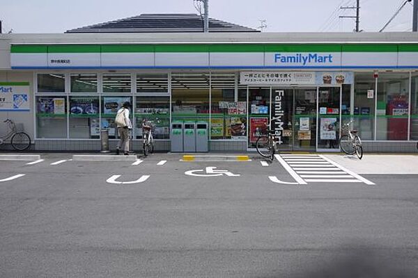 画像19:ファミリーマート堺北長尾町店 74m