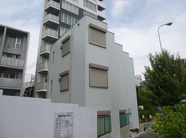サントル・ヴィラージュ 2階 | 東京都新宿区富久町 賃貸マンション 外観