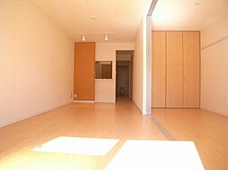 シャンボール 1階1LDKのリビング/ダイニング