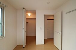 エモシオン 1階1LDKのリビング/ダイニング