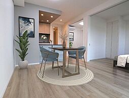 ＨＡＲＵＭＩ　ＦＬＡＧ　ＳＵＮ　ＶＩＬＬＡＧＥ　Ｂ棟 1117 11階2SLDKのリビング/ダイニング