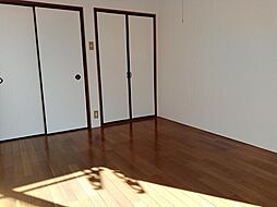 ラ・セジュール 107 1階ワンルームのリビング/ダイニング